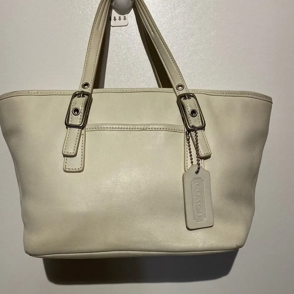 Coach Women's White Zipper Top Leather Tote Handbag‎